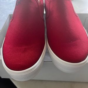 Men’s Sneakers and Athletic shoe by Calvin Klein size 9.